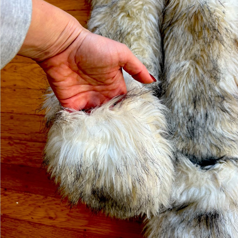 Spirit Hoods Husky White Faux Fur Hood Paw Mittens Pockets SO CUTE!